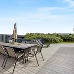 Cvetan - 200m From The Sea By Interhome